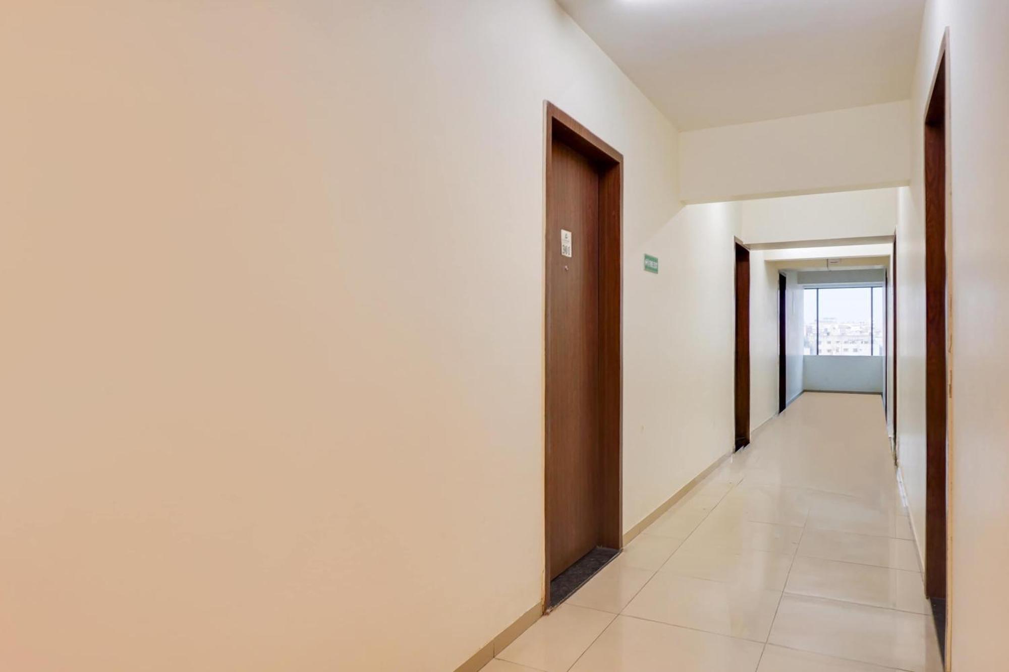 Super Townhouse Lohegaon Near Pune Airport Formerly Landmark Regency Lohogaon Exterior photo